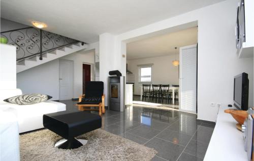 Drinovci House | Holiday Home Drinovci With A Fireplace 444