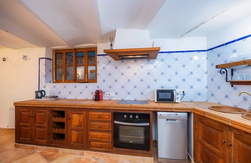 Soller House | Holiday Home 'Es Mercat' with Private Terrace, Wi-Fi and Air Conditioning