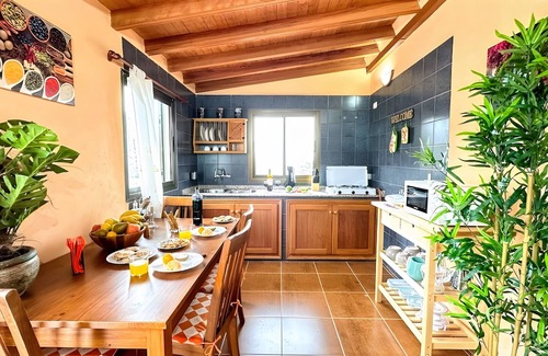 Las Hayas House | Holiday Home 'Casa Pavón De La Fortaleza Chipude' with Sea Views, Private Terrace and Wi-Fi