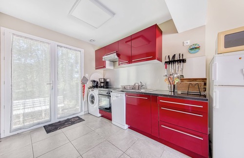 Ares House | Holiday Home 'Escapades Marines' with Private Terrace, Wi-Fi and Air Conditioning
