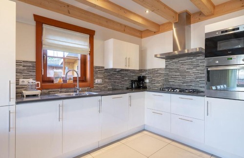 Langeberg House | Holiday Home EuroParcs Resort Brunssummerheide-1