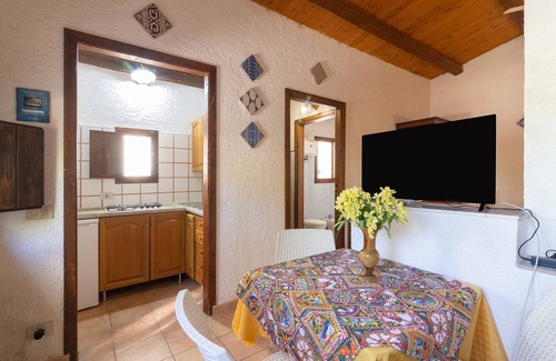 Buseto Palizzolo House | Holiday Home 'Fattoria Spezia - Limone' with Shared Pool, Shared Garden and Wi-Fi