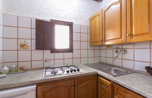 Buseto Palizzolo House | Holiday Home 'Fattoria Spezia - Limone' with Shared Pool, Shared Garden and Wi-Fi