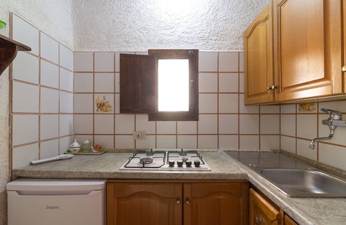 Buseto Palizzolo House | Holiday Home 'Fattoria Spezia - Limone' with Shared Pool, Shared Garden and Wi-Fi