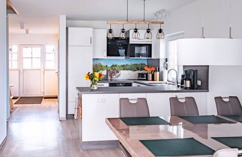 Krummin House | Holiday Home "Ferienhaus Familienkoje Rike" with Private Garden, Private Sauna & Wi-Fi