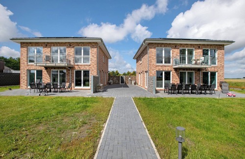 Schulp House | Holiday Home 'Ferienhaus Ebbe' with Private Terrace, Private Garden and Wi-Fi
