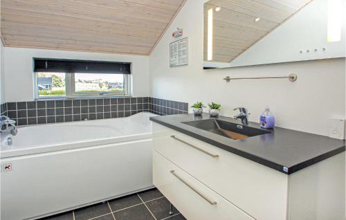Flovt Strand House | Holiday Home Flovt Havevej Ix