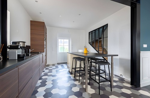 La Baule-Escoublac House | Holiday Home 'De Standing Avec Piscine' with Private Pool, Private Terrace and Wi-Fi