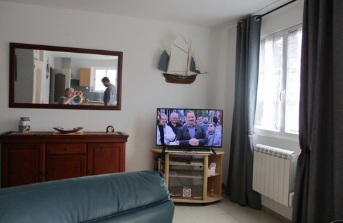 Lannion House | Holiday Home 'Gîte La Marinière - 300m Gare - Tgv' with Private Terrace and Wi-Fi