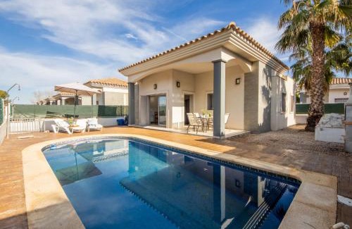 Riumar House | Holiday Home Gaviota 8 by Interhome