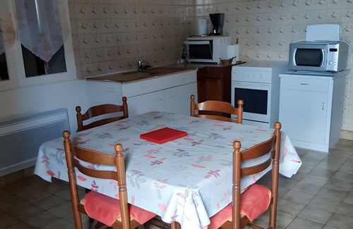Noyers-sur-Cher House | Holiday Home 'Gîte 264, Proche Zoo Beauval' with Private Terrace and Private Garden