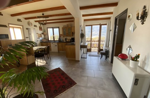 Pra Loup House | Holiday Home 'Grand Chalet Jourdan' with Mountain View, Private Terrace and Wi-Fi