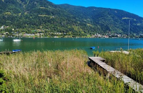 Landskron House | Holiday Home Haus direkt am Ossiacher See by Interhome