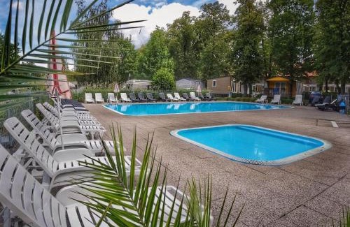 Dolni Pocernice House | Holiday Home Hawaii Style by Interhome
