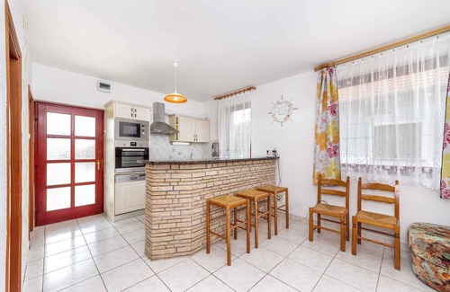 Balatonmariafurdo House | Holiday home in a quiet location near the beach with pool and barbecue
