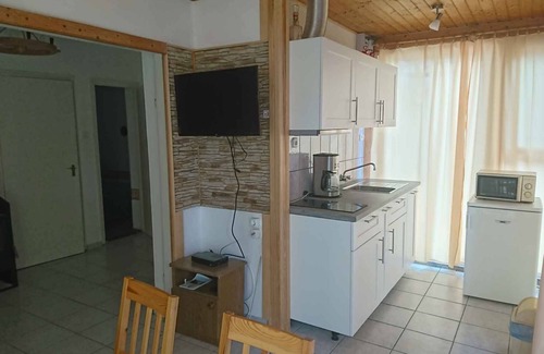 Balatonmariafurdo House | Holiday home with barbecue and parking