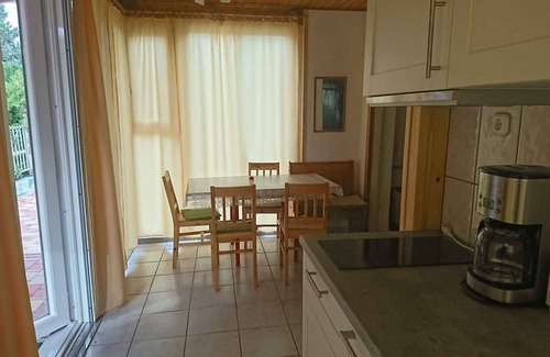 Balatonmariafurdo House | Holiday home with barbecue and parking