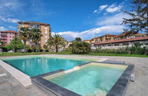Imperia House | Holiday Home 'Il Gattino Di Porto Appartamento 3' with Shared Pool, Wi-Fi and Air Conditioning