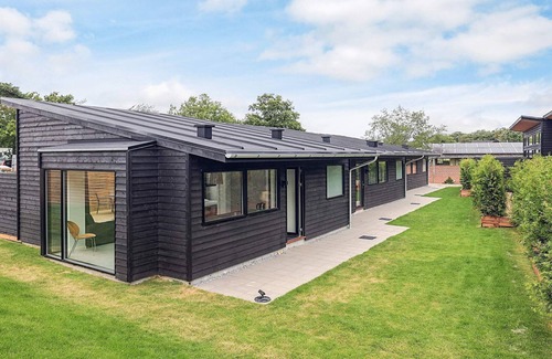 Smidstrup Strand House | Holiday home in a park in Gilleleje