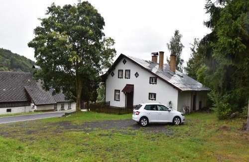 Zlata Olesnice Apartment | Holiday home in a quiet authentic mountain village with a view of the surrounding hills