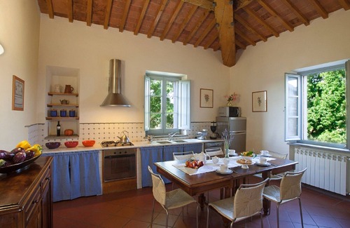 Chiusi House | Holiday Home in Chiusi With Private Pool