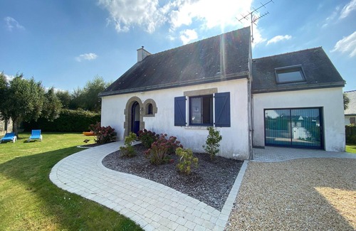 Damgan House | Holiday Home in Damgan near Sandy Beaches