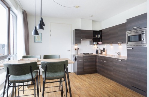 Vissershaven House | Holiday Home in Den Haag With Terrace