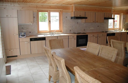 La Roche-en-Ardenne Ski Chalet | Holiday Home in La Roche with Sauna & Games