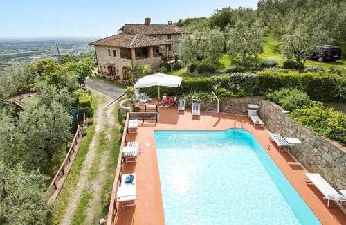 Giugnano House | Holiday Home in Larciano with 2 bedrooms sleeps 6