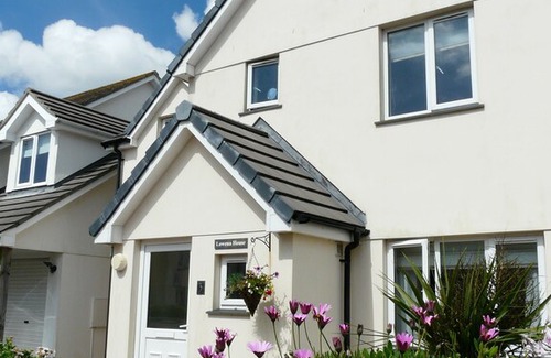 Mullion House | Holiday Home In Mullion, Lizard Peninsula, Cornwall, Uk . * FREE BOAT RIDE.