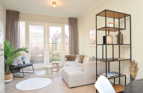 Municipality of Veere House | Holiday Home in Vrouwenpolder near Beach