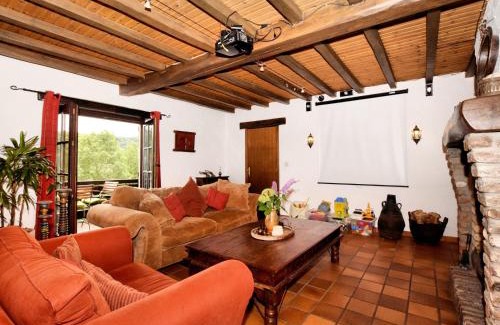 Nonceveux House | Holiday Home in Nonceveux with Swimming Pool