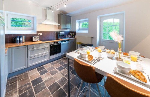 Spa House | Holiday Home in Spa Near Thermal Baths