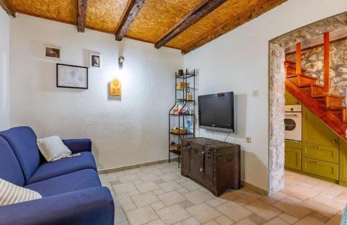 Starigrad House | Holiday Home in Starigrad near Paklenica