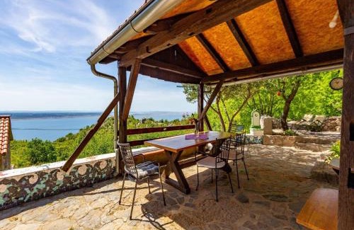 Starigrad House | Holiday Home in Starigrad near Paklenica