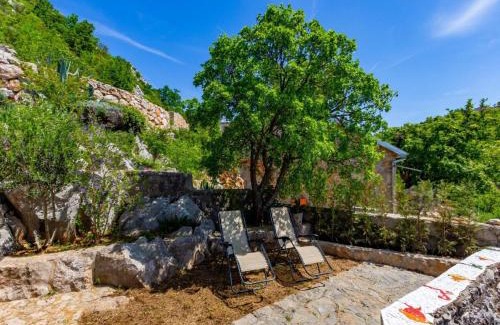 Starigrad House | Holiday Home in Starigrad near Paklenica