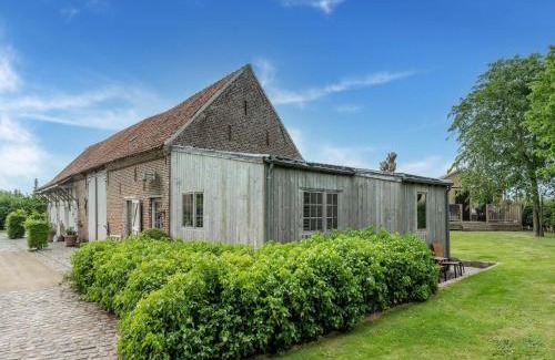 Pittem House | Holiday home in West Flanders with garden and bubble bath