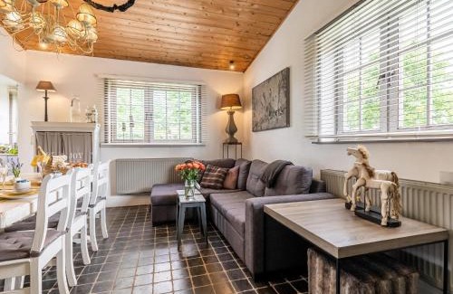 Pittem House | Holiday home in West Flanders with garden and bubble bath