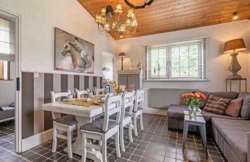 Pittem House | Holiday home in West Flanders with garden and bubble bath