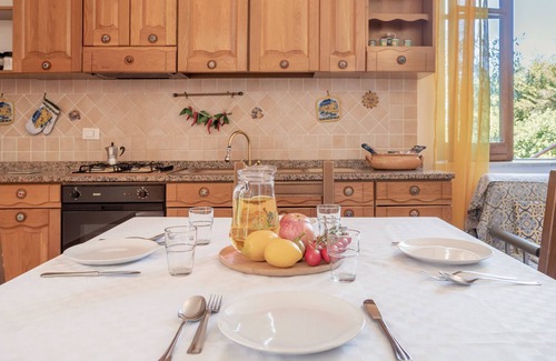 Torre Colonna-sperone House | Holiday Home 'Villa Sicilia' with Mountain View, Garden & Wi-Fi
