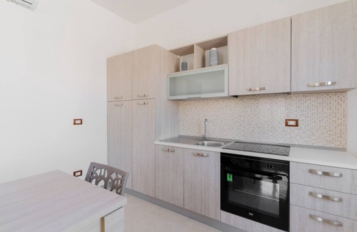Boncore Apartment | Holiday Home 'Jox House 101' with Shared Pool, Wi-Fi and Air Conditioning