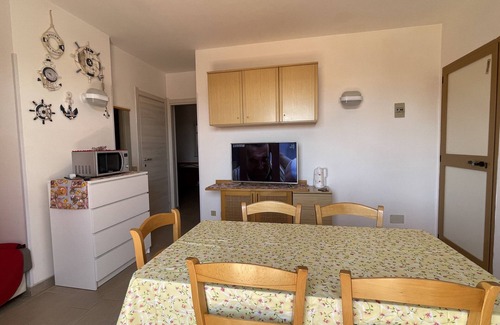 Ragusa House | Holiday Home "Kastalia - Rossa" with Sea View, Shared Pool & Wi-Fi
