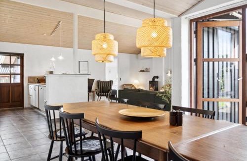 Ronde House | Holiday Home Kerstin - 400m from the sea by Interhome