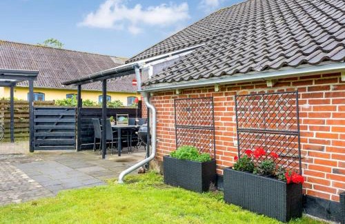 Hou House | Holiday Home Kirsi - from the sea by Interhome