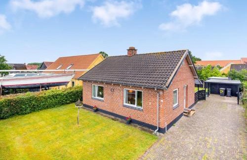 Hou House | Holiday Home Kirsi - from the sea by Interhome