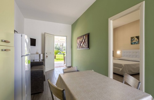 Mazara del Vallo Apartment | Holiday Home 'La Perla Di Mare - Perla 4' with Shared Pool, Wi-Fi and Air Conditioning