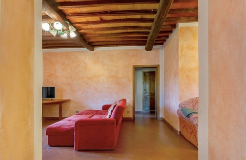 Radda in Chianti House | Holiday Home 'La Colonica nel Chianti' with Pool, Wi-Fi & Garden