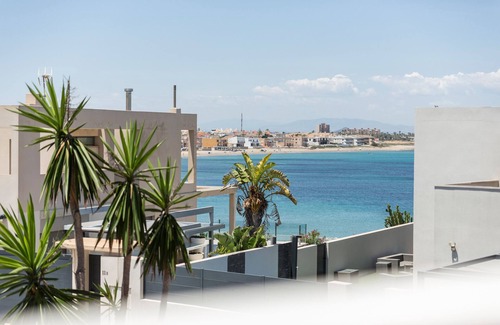Cabo de Palos House | Holiday Home 'La Cala' with Sea View, Wi-Fi and Air Conditioning