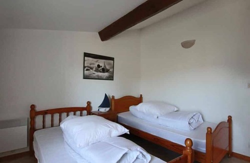 Romegoux House | Holiday Home 'La Rétaise' with Private Terrace and Private Garden