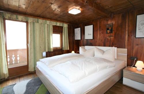 Hippach-Schwendberg House | Holiday Home Lamplberg by Interhome